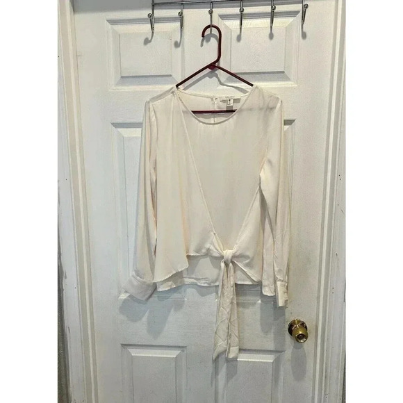 Forever 21 Contemporary Women’s XL Cream Blouse Faux Wrap Holiday‎ Winter White - Picture 1 of 7